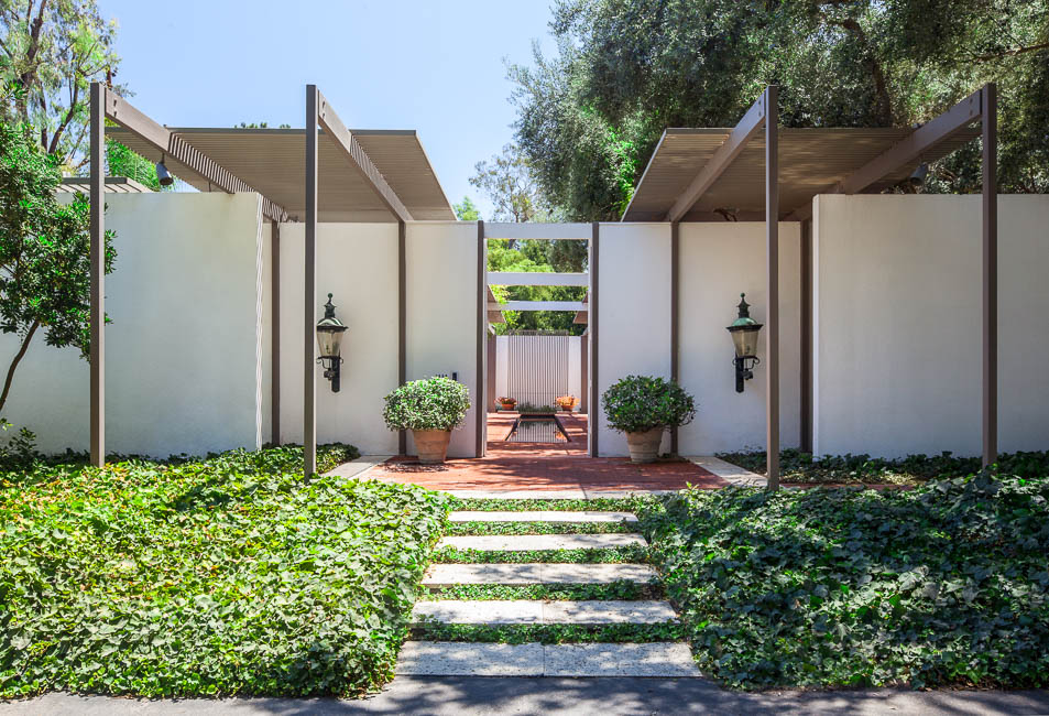 Take a rare look inside architect Edward Killingsworth’s Long Beach home