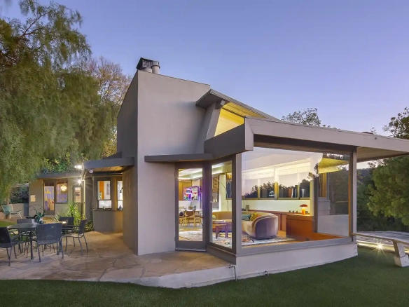 The Roxy Roth House, 1946