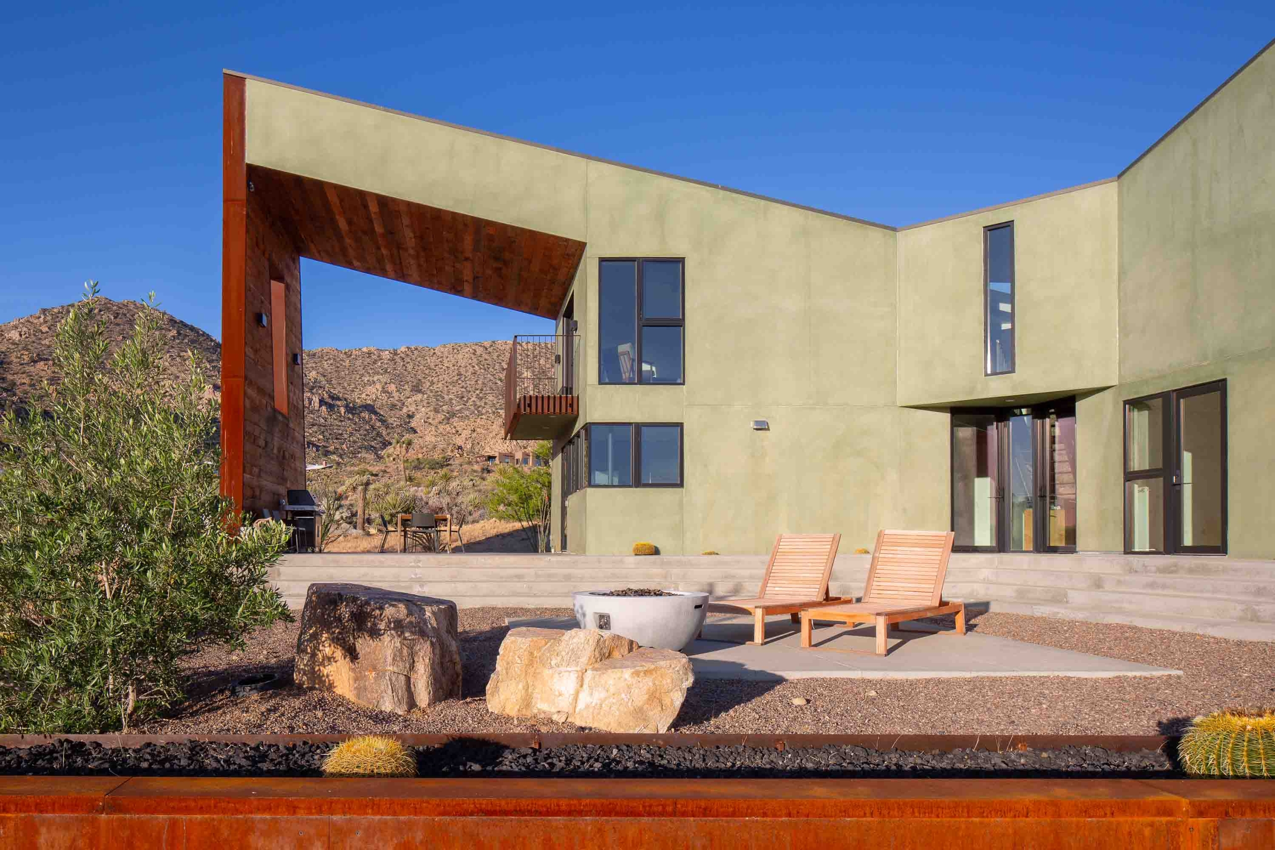 Desert Moon Retreat, 2020