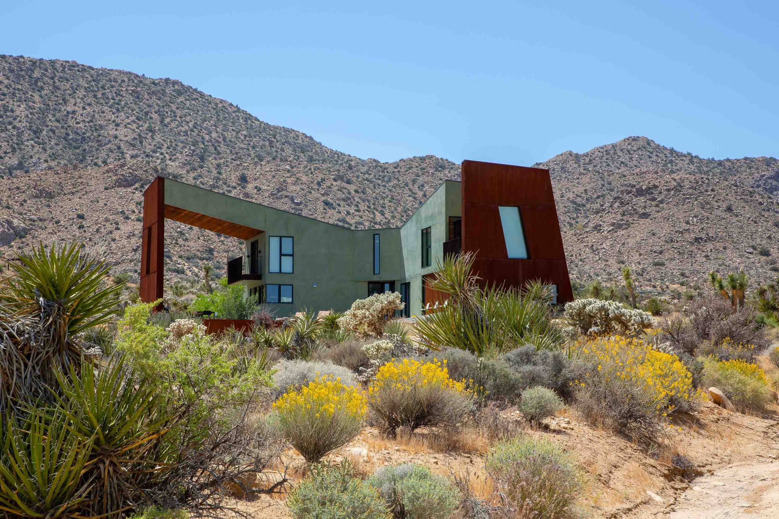 Desert Moon Retreat, 2020